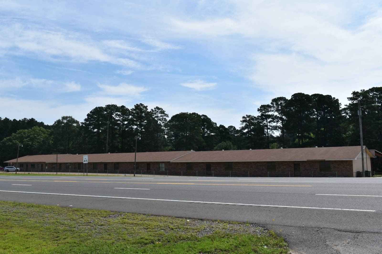 97 Hwy 79 Byp  