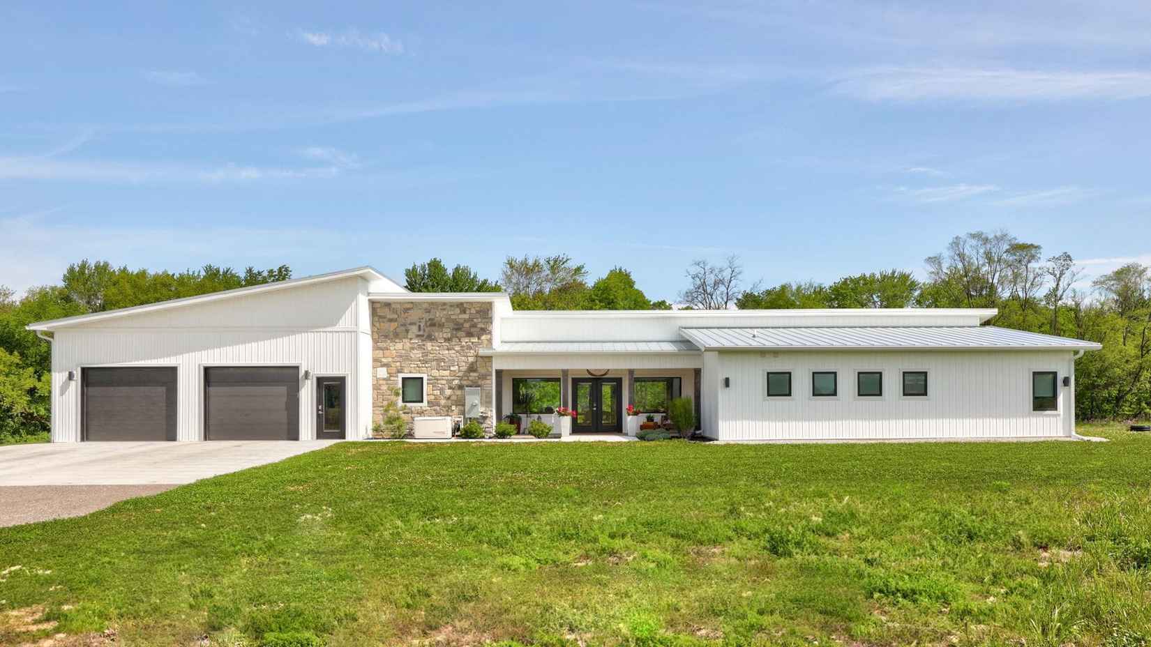 5595 Riverview  