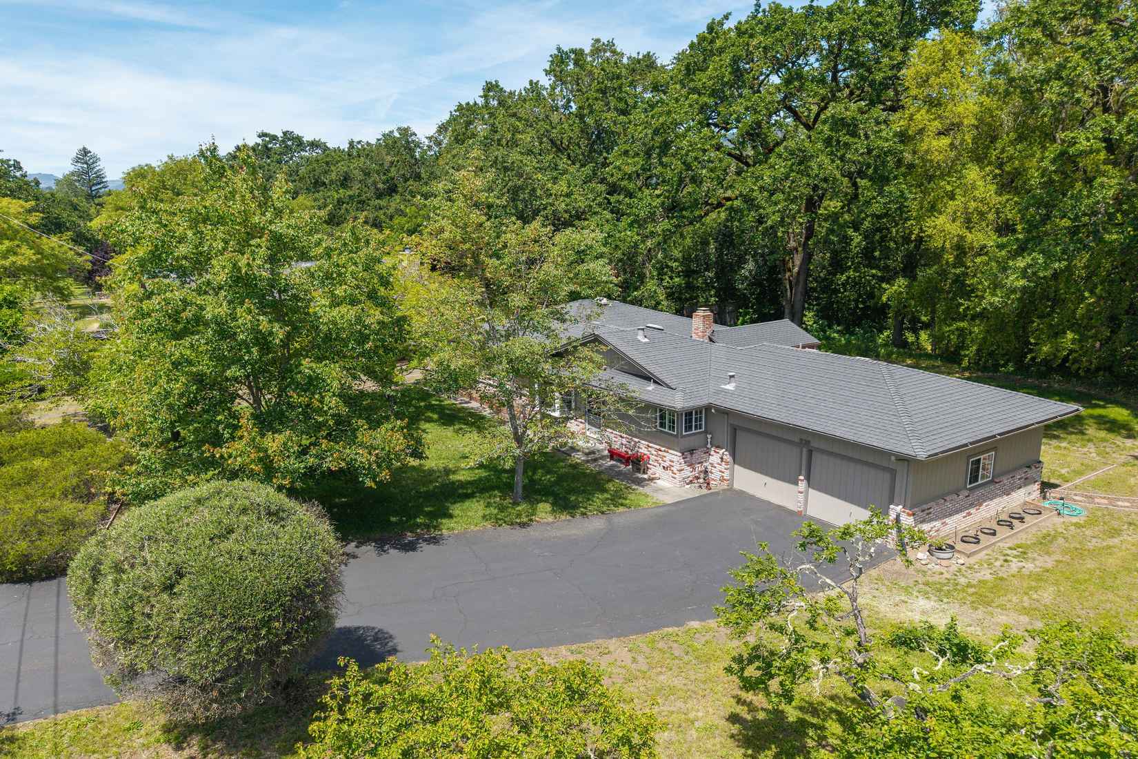 825 Madrone Rd  
