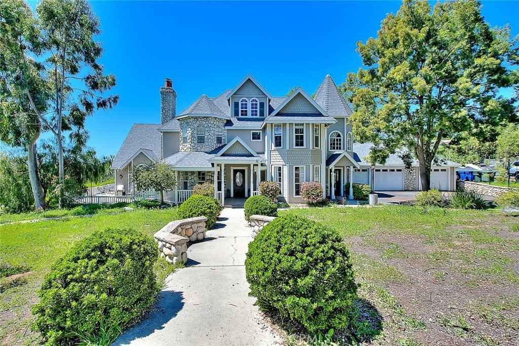 750 Jericho  