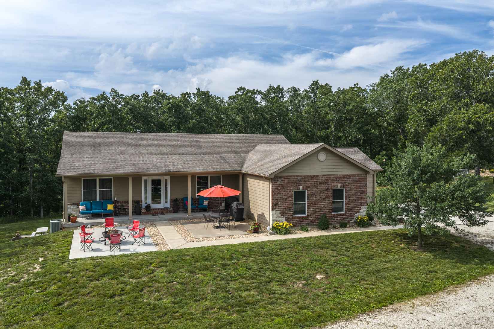 956 Rustling Oaks  