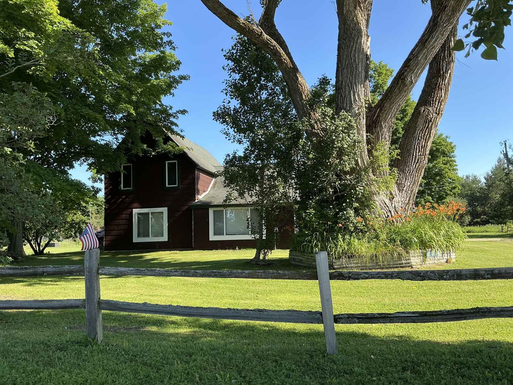 2048 W County Rd 612  