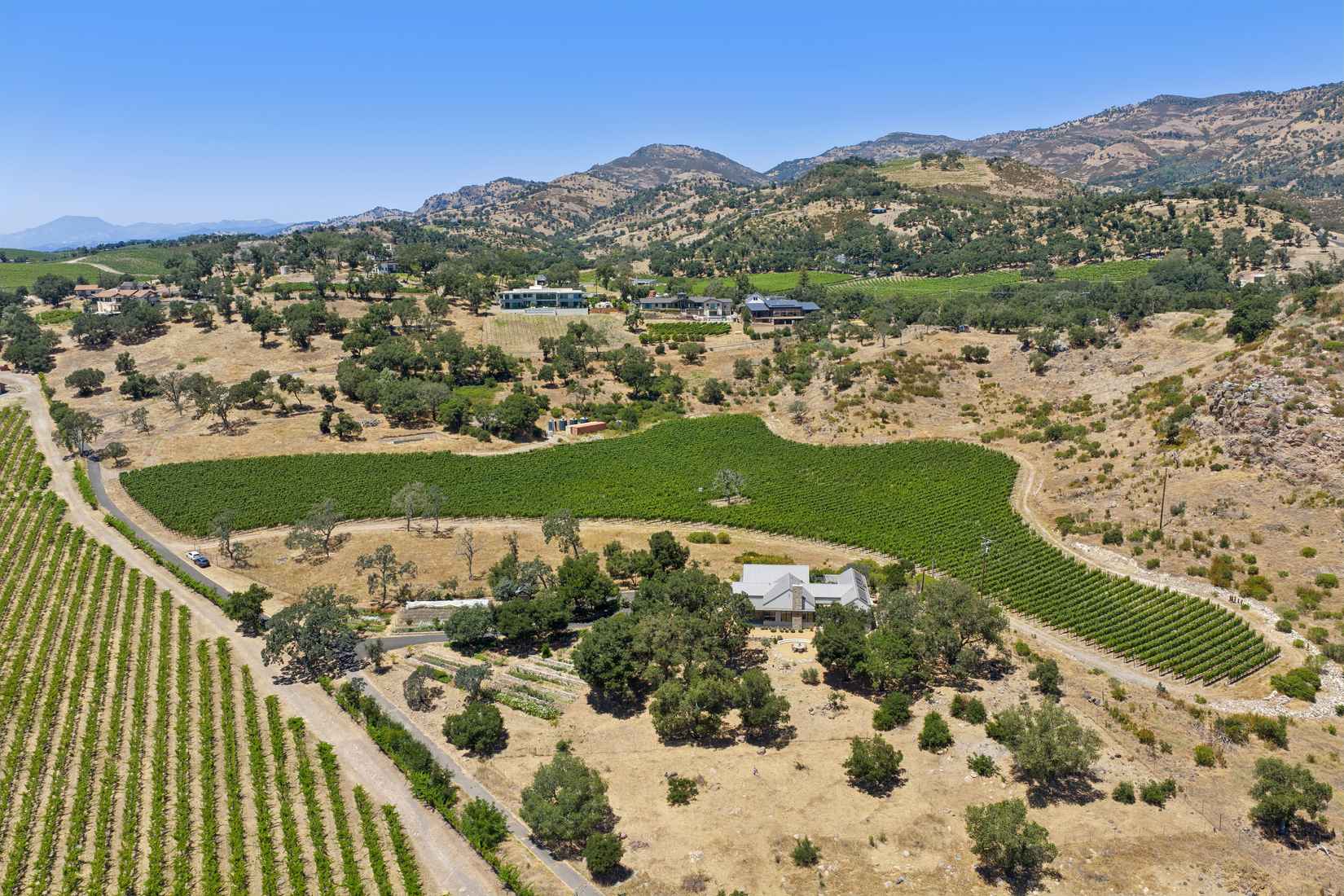1035 Loma Vista Dr  