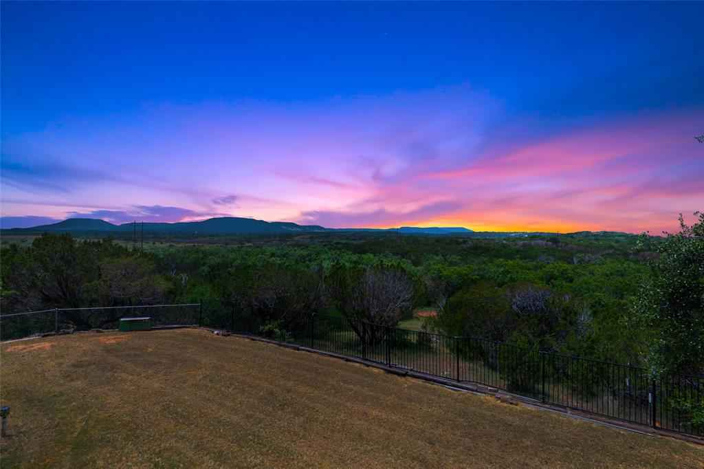 541 Country Pl  
