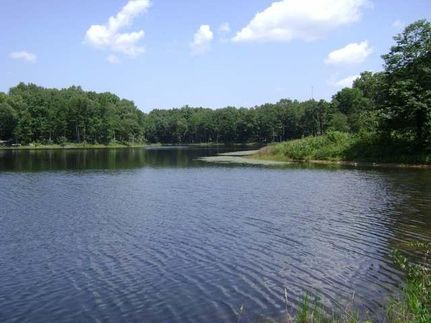 Farm and Ranch in Cumberland County, Tennessee