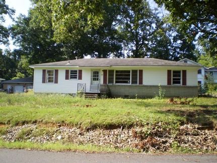 Land in Calhoun County, Alabama