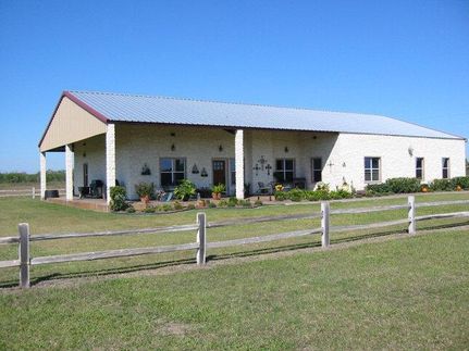 Farm and Ranch in Victoria County, Texas