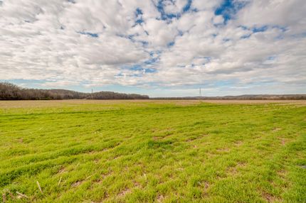 Farm and Ranch in Humphreys County, Tennessee