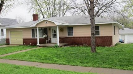 House in Cedar County, Missouri