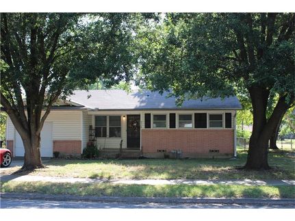 House in Fannin County, Texas