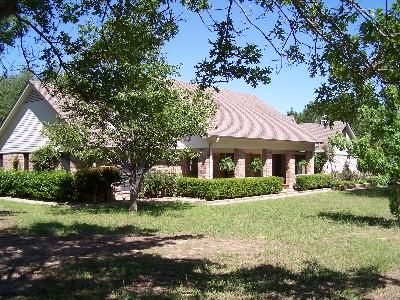 Farm and Ranch in Henderson County, Texas