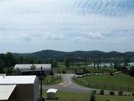 House in Hawkins County, Tennessee