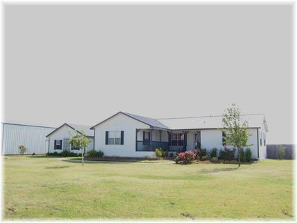 Farm and Ranch in Grayson County, Texas