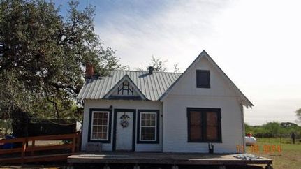 Farm and Ranch in Bee County, Texas