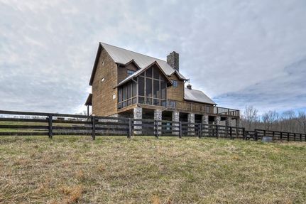 Farm and Ranch in Humphreys County, Tennessee
