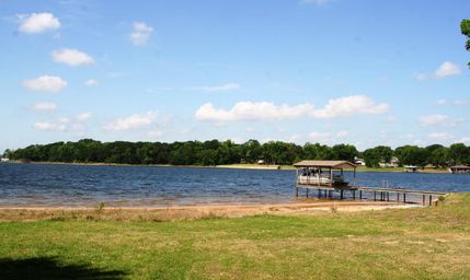 Farm and Ranch in Henderson County, Texas
