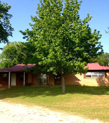 Farm and Ranch in Hill County, Texas