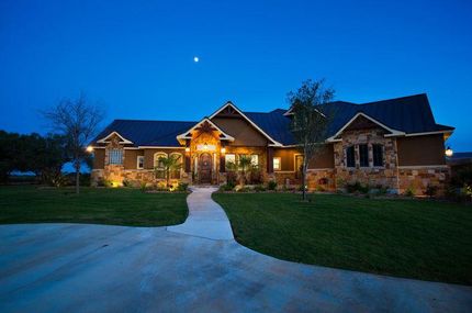 Farm and Ranch in Wilson County, Texas
