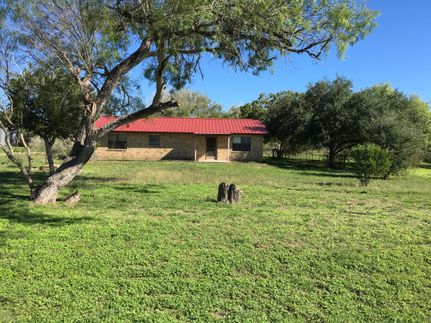 Farm and Ranch in Karnes County, Texas