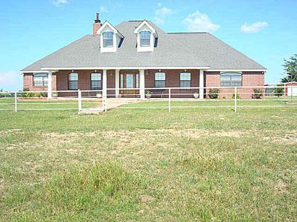 House in Bryan County, Oklahoma