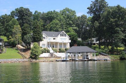 Farm and Ranch in Bedford County, Virginia