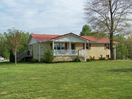 Farm and Ranch in DeKalb County, Tennessee