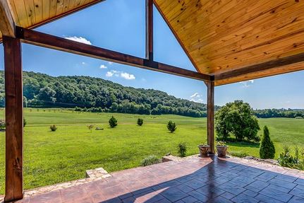 Farm and Ranch in Lewis County, Tennessee