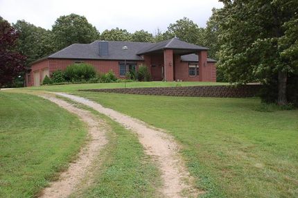 Farm and Ranch in Howell County, Missouri