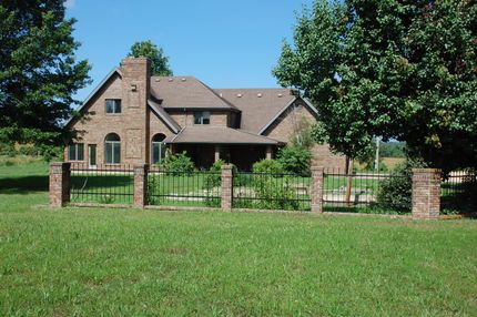 Farm and Ranch in Howell County, Missouri