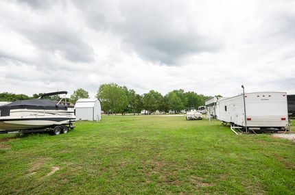 Farm and Ranch in Navarro County, Texas