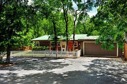 Farm and Ranch in Grayson County, Texas