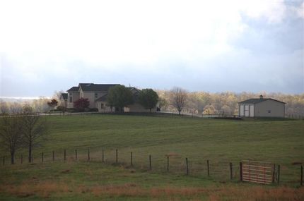 Farm and Ranch in Howell County, Missouri