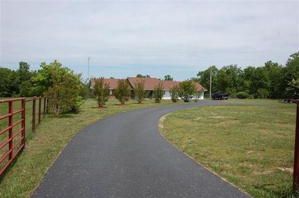Farm and Ranch in Howell County, Missouri