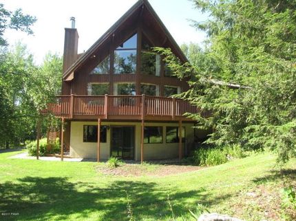 House in Wayne County, Pennsylvania
