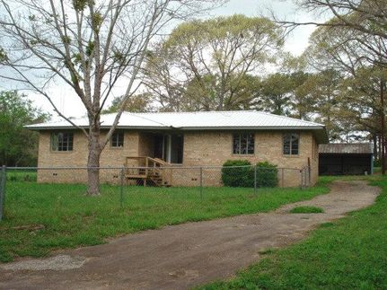 Farm and Ranch in Anderson County, Texas