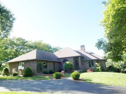 House in Cedar County, Missouri