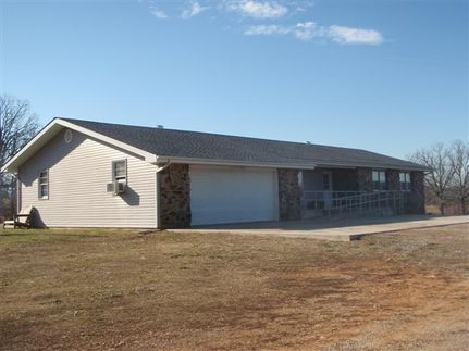 Farm and Ranch in Howell County, Missouri