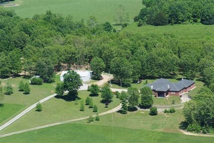 Farm and Ranch in Howell County, Missouri