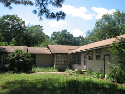 House in Titus County, Texas