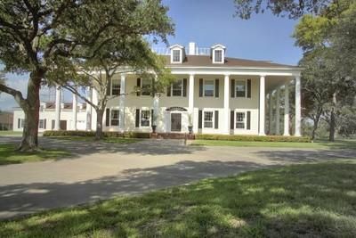 Farm and Ranch in Victoria County, Texas
