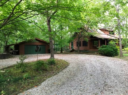 Farm and Ranch in Williamson County, Illinois