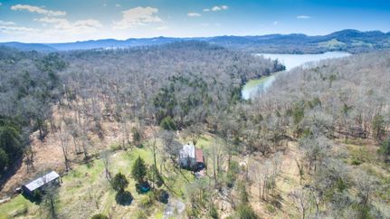 Farm and Ranch in Jackson County, Tennessee
