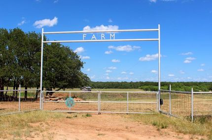 Farm and Ranch in Comanche County, Texas