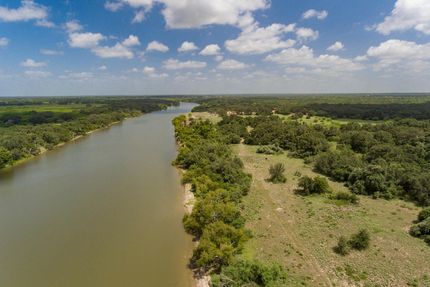 Waterfront Property in Victoria County, Texas