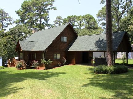Farm and Ranch in Henderson County, Texas
