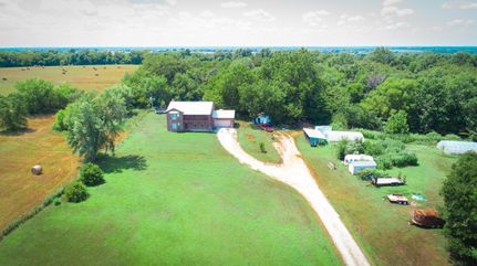 House in Cedar County, Missouri