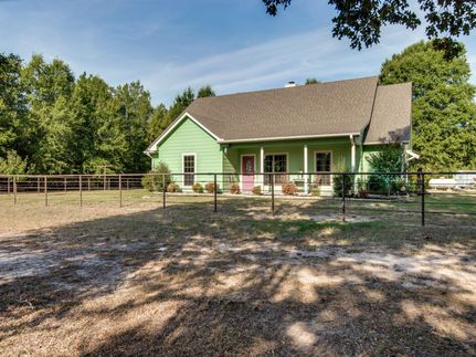 Farm and Ranch in Lamar County, Texas