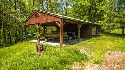 Farm and Ranch in Cheatham County, Tennessee