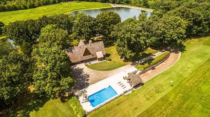 Farm and Ranch in Dickson County, Tennessee