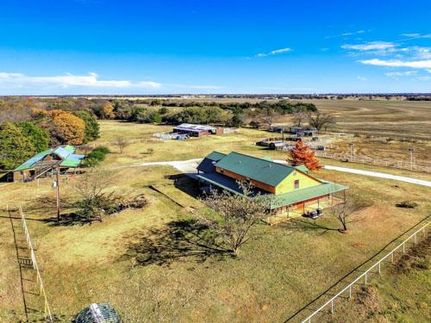 Farm and Ranch in Grayson County, Texas